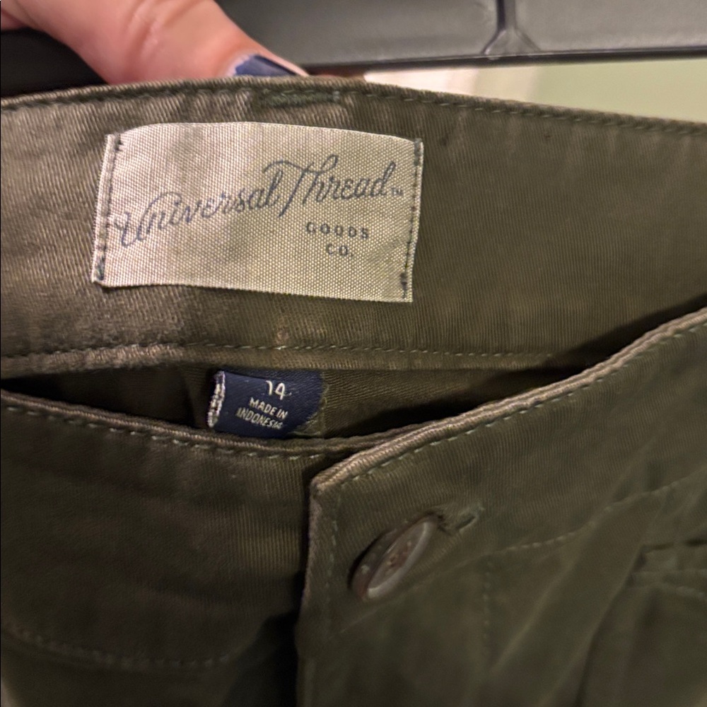 Green Pants Universal Thread size 14
NWT Free Shipping